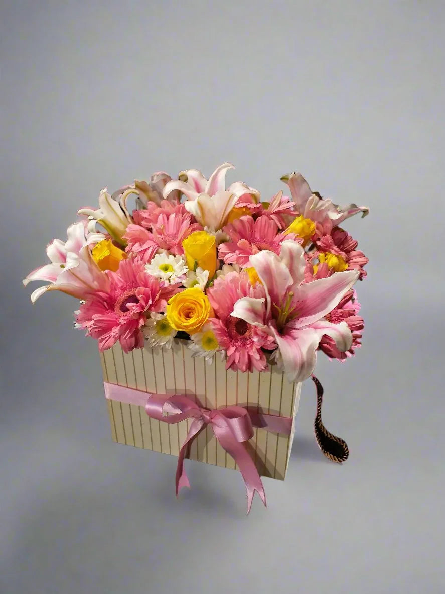 Floral_Box_with_Pink_Lilies_Yellow_Roses