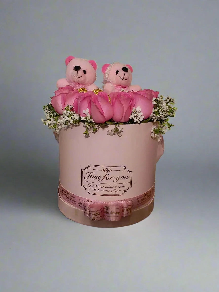 Adorable_Pink_Teddies_with_Elegant_Roses (1)
