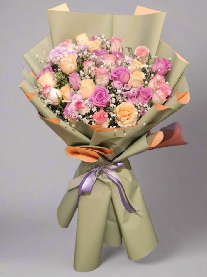 Delicate_Pink_and_Bright_Yellow_Roses_d