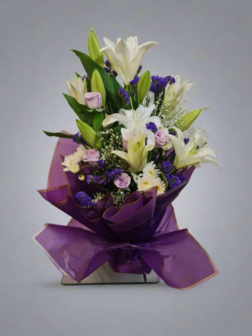 Lush_Flowers_with_Purple_Daisies