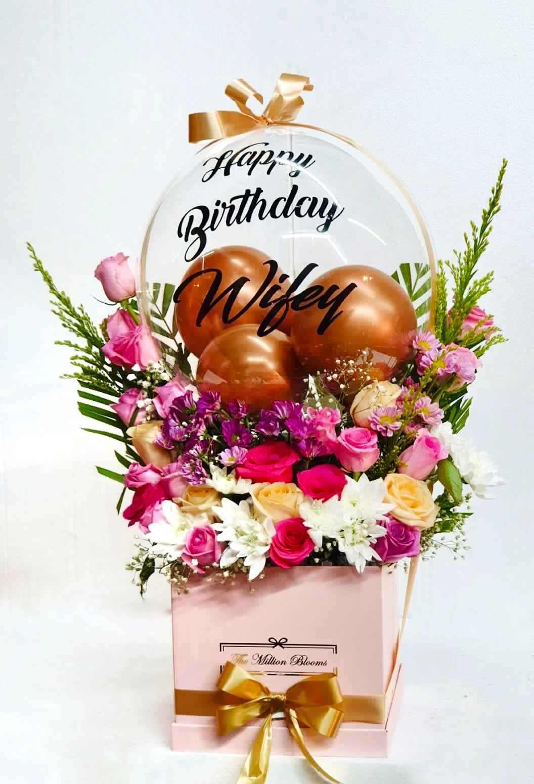 elegant balloon and flower combos for birthdays and parties. Perfect for any celebration with a touch of style and floral charm.